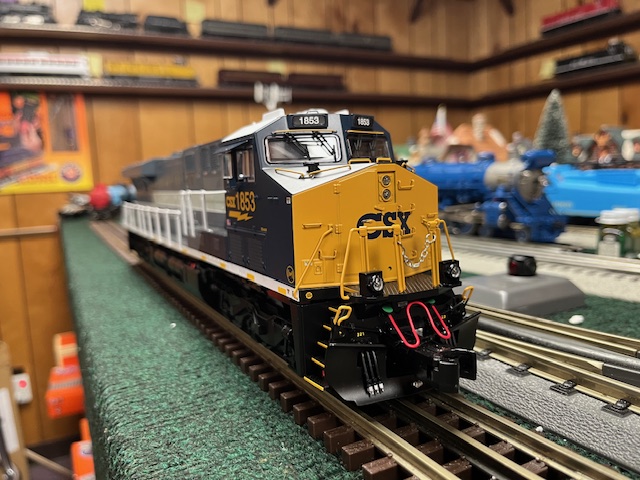 CSX/New York Central Lionel LEGACY ES44 #1853 Diesel Engine SKU: 2533551 - Image 8