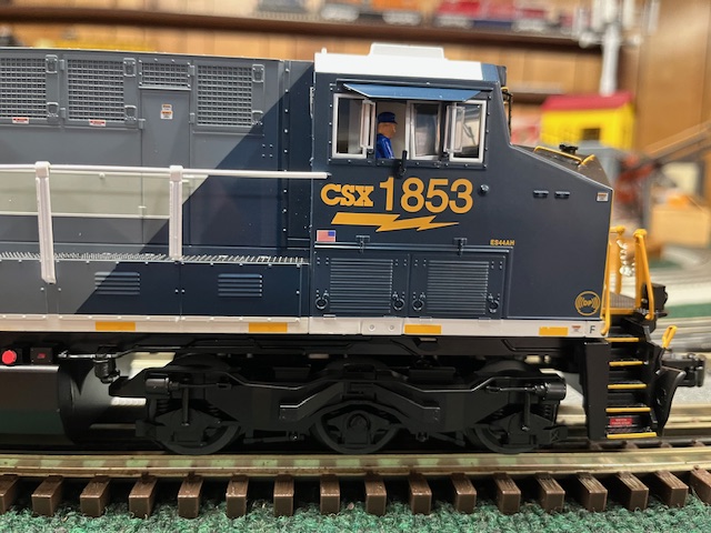 CSX/New York Central Lionel LEGACY ES44 #1853 Diesel Engine SKU: 2533551 - Image 4