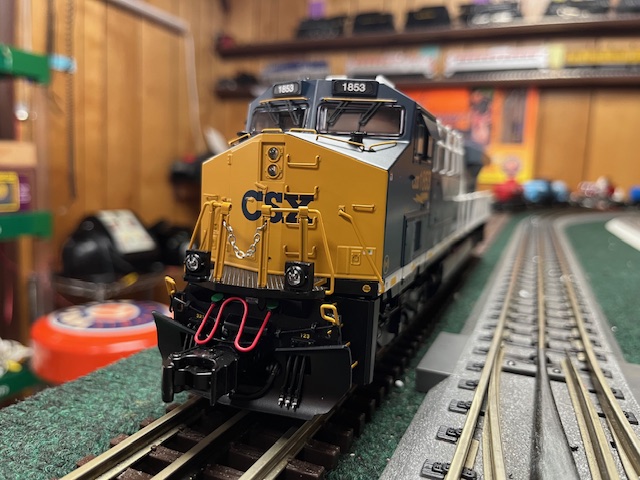 CSX/New York Central Lionel LEGACY ES44 #1853 Diesel Engine SKU: 2533551 - Image 3