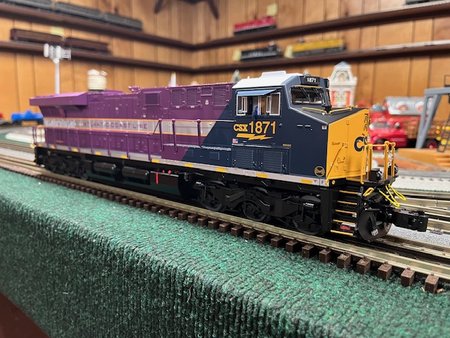 CSX/Atlantic Coast Line Lionel LEGACY ES44 #1871 Diesel Engine SKU: 2533541 - Image 8