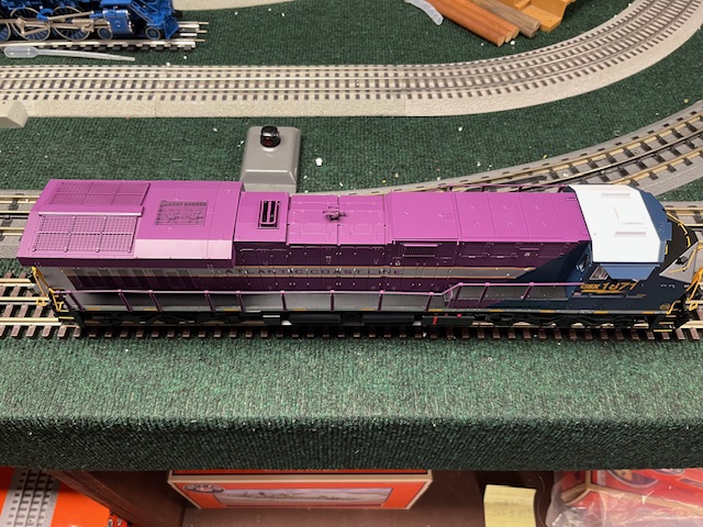 CSX/Atlantic Coast Line Lionel LEGACY ES44 #1871 Diesel Engine SKU: 2533541 - Image 5