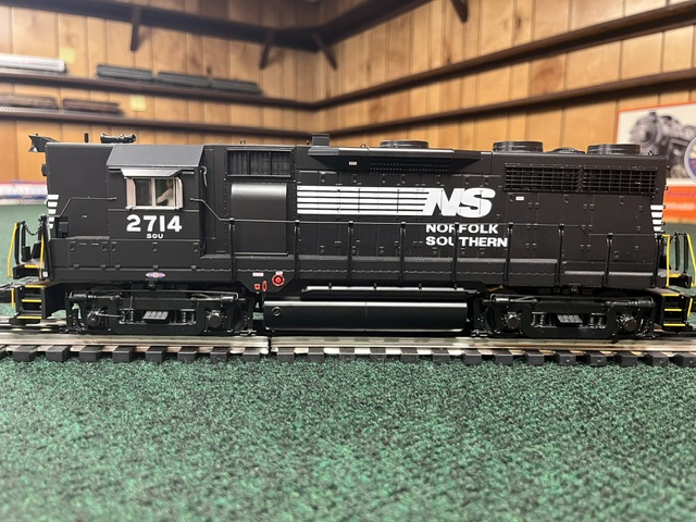 MTH Premier Norfolk Southern GP-35 High Hood Diesel Engine w/Proto-Sound 3.0 (Hi-Rail Wheels) 20-22084-1 - Image 8