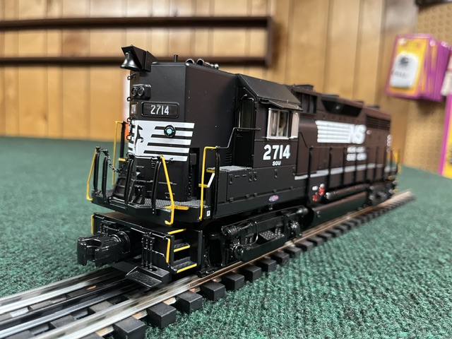 MTH Premier Norfolk Southern GP-35 High Hood Diesel Engine w/Proto-Sound 3.0 (Hi-Rail Wheels) 20-22084-1