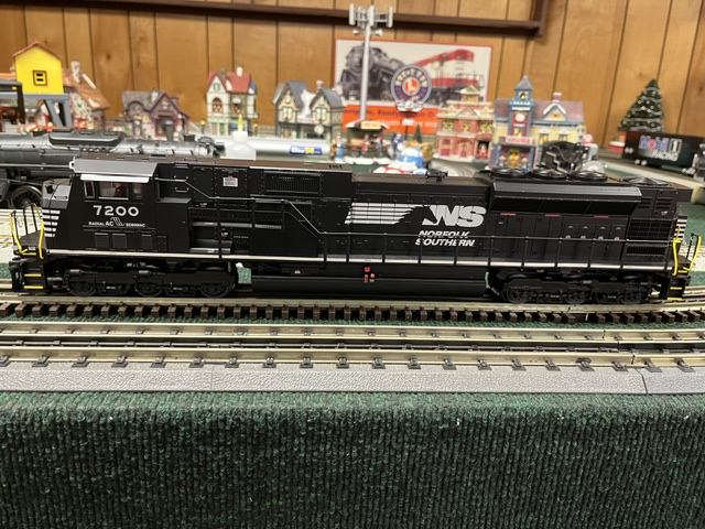 Lionel Norfolk Southern LEGACY SD80MAC #7200 SKU: 2633501 - Image 8