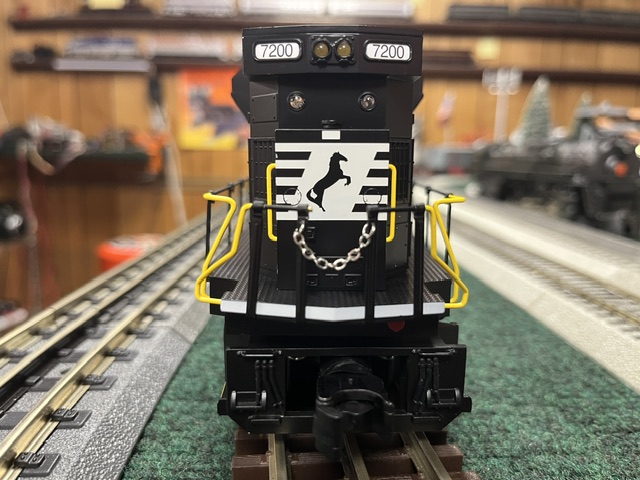 Lionel Norfolk Southern LEGACY SD80MAC #7200 SKU: 2633501 - Image 6