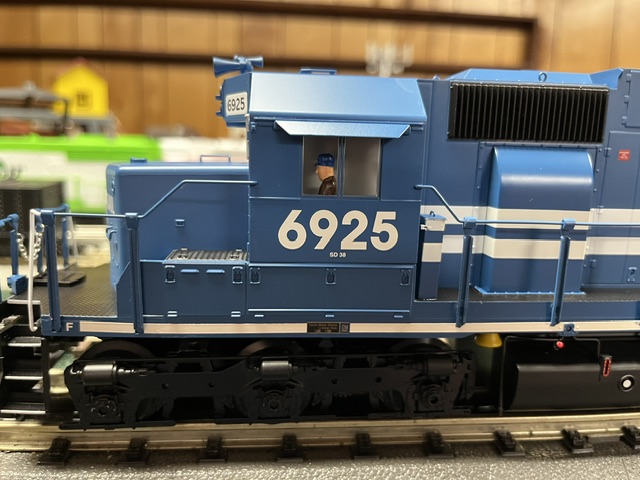 Lionel Conrail LEGACY SD38 Diesel Engine #6925 SKU: 263334 - Image 6