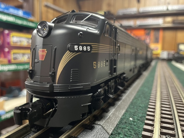 Lionel - Pennsylvania LEGACY E8AA Diesel Engine #5884 SKU: 2633280 - Image 3