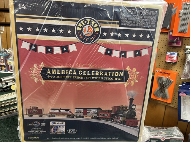 Lionel America Celebration 4-4-0 LionChief Freight Set with Bluetooth 5.0 SKU: 2623030