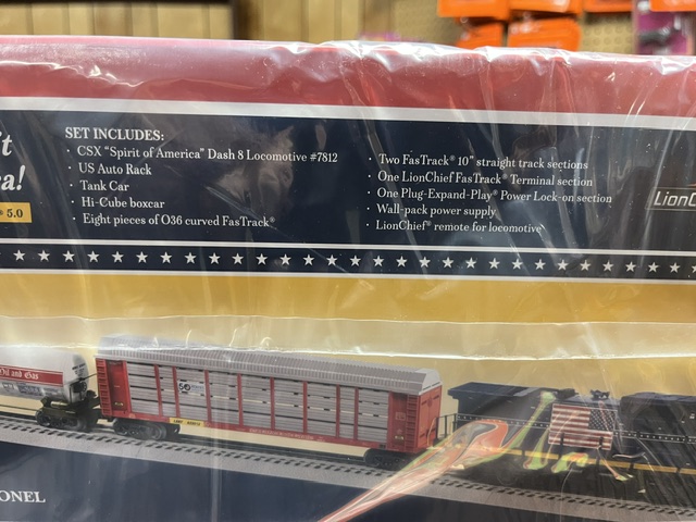 Lionel CSX "Spirit of America" LionChief Freight Set with Bluetooth 5.0 SKU: 2623010 - Image 2